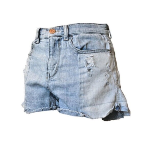 Mudd Shorts Women 7 Blue Distressed Denim Mid Rise (W26 L3) - Picture 2 of 13